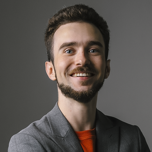 Артемий Комаров
